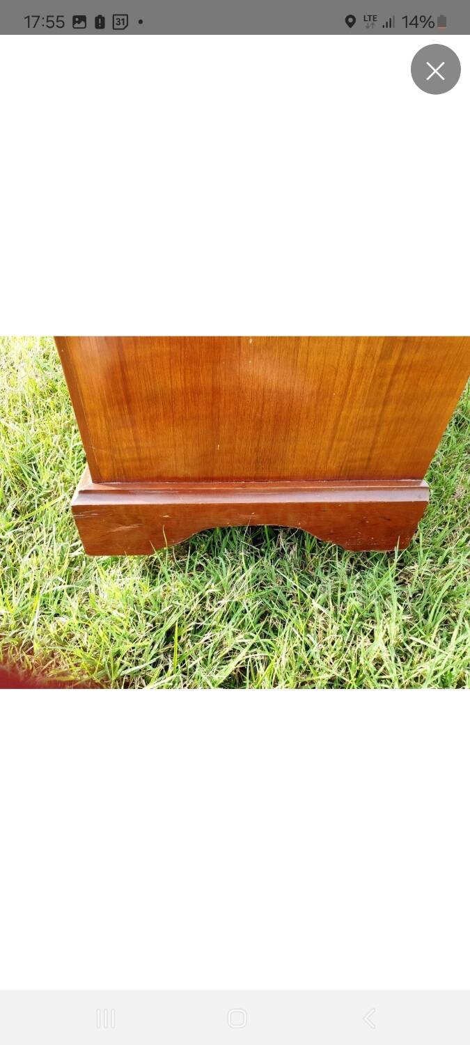 Mahogany and marble chest of drawers or chiffonier