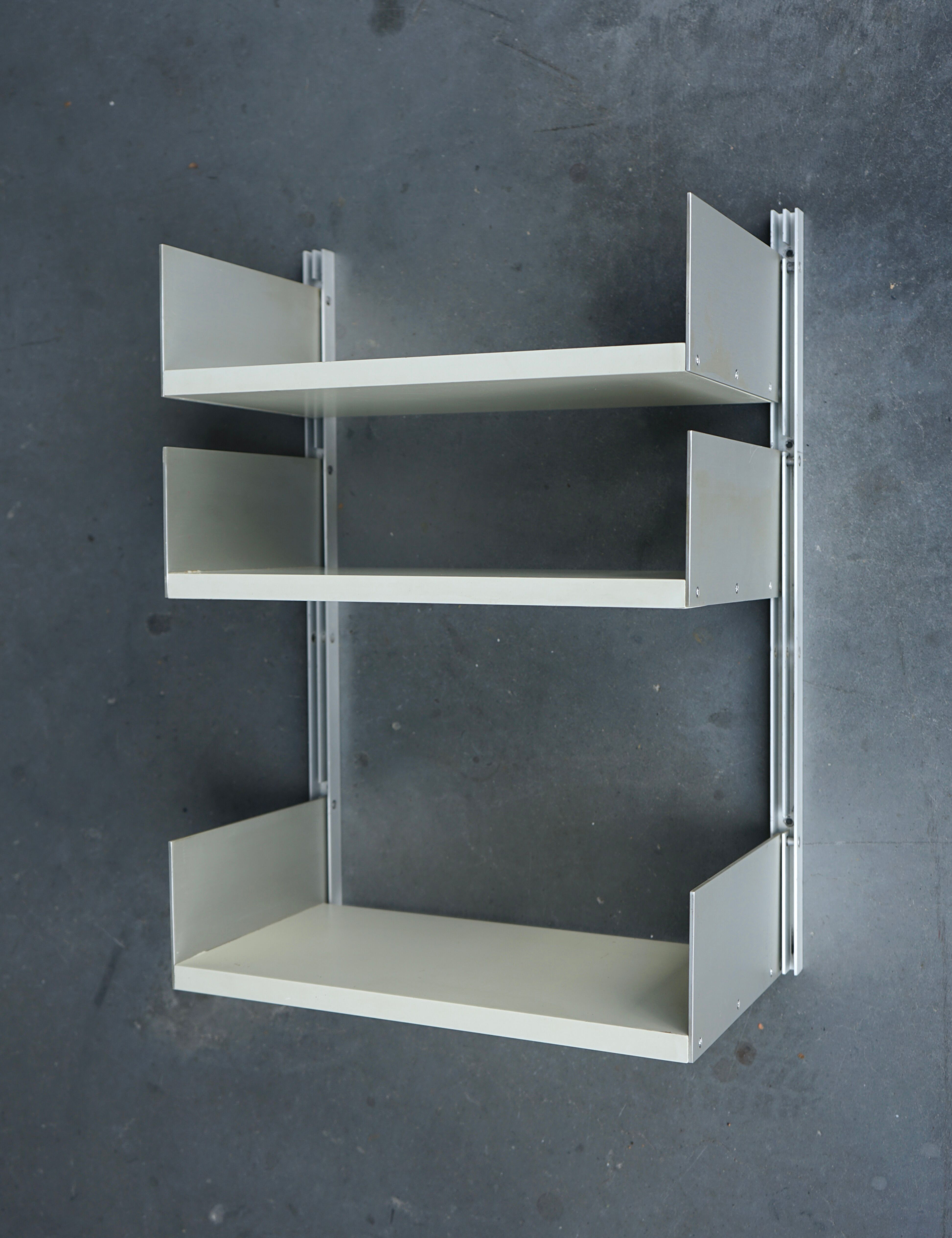 Small Wall Shelving Unit model 606 by Dieter Rams for Vitsoe. 1960s
