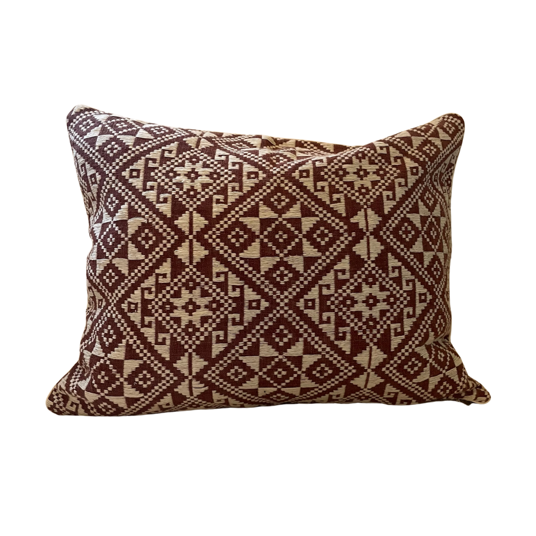 Chocolate brown cushion 40x50 cm