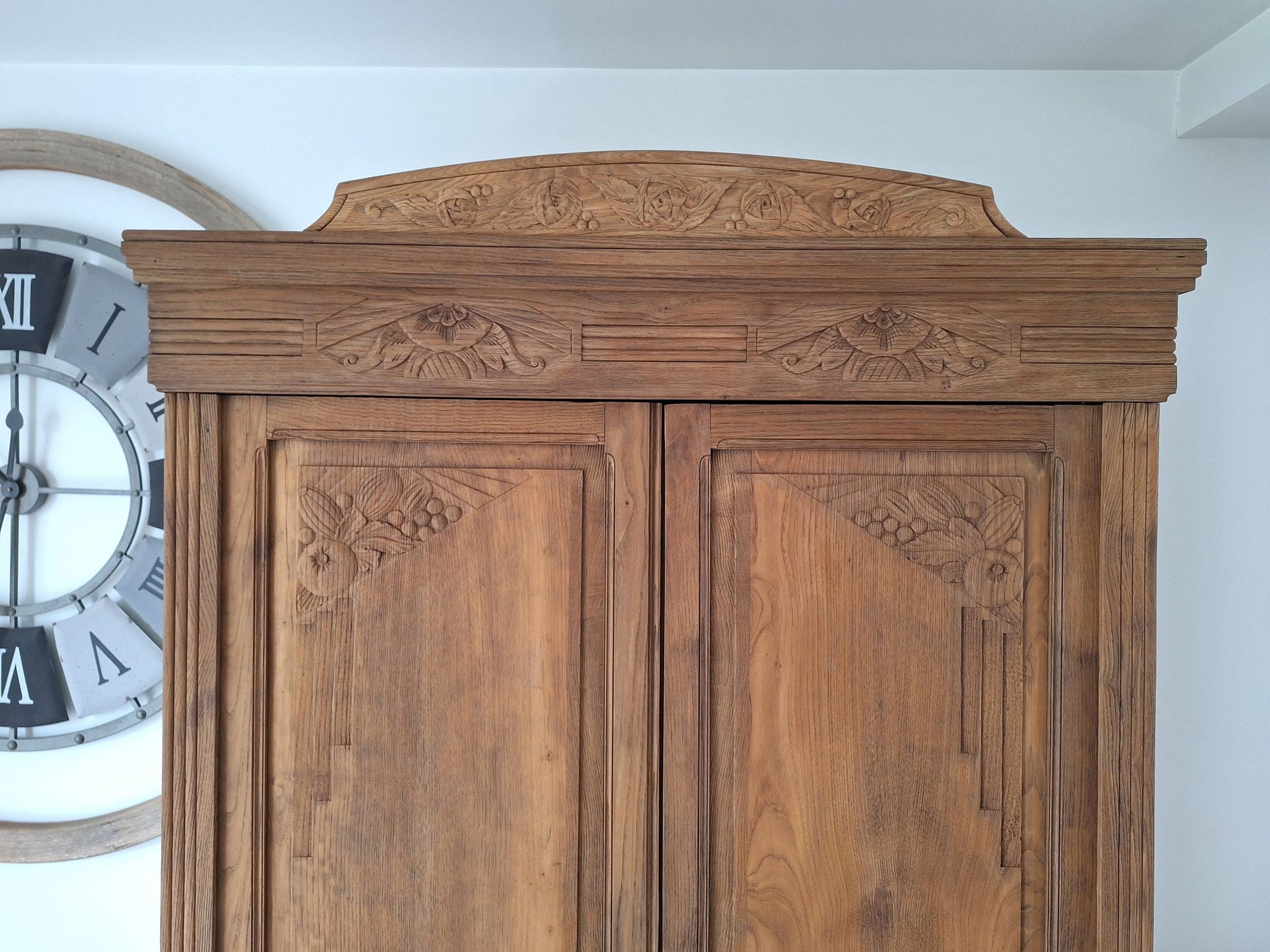 Wardrobe, oak linen cupboard from 1920.