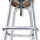 Adjustable stool in wood and steel