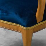 Poltroncina vintage in legno massello velluto blu anni ’50 modernariato