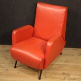 Paire de fauteuils de conception italienne en simili cuir rouge