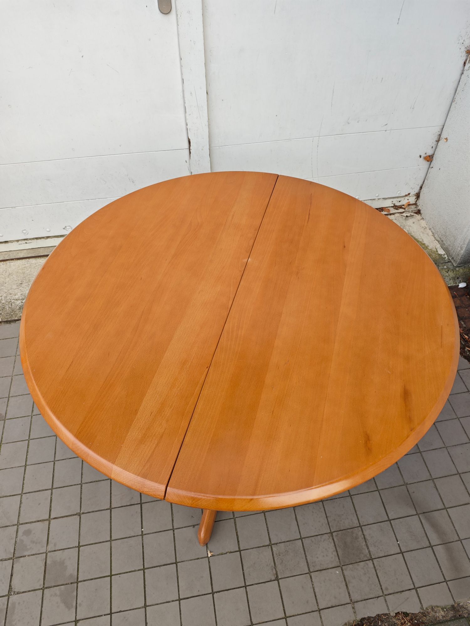 Vintage Round Extendable Dining Table - Wood - Extendable Table - Dining Table