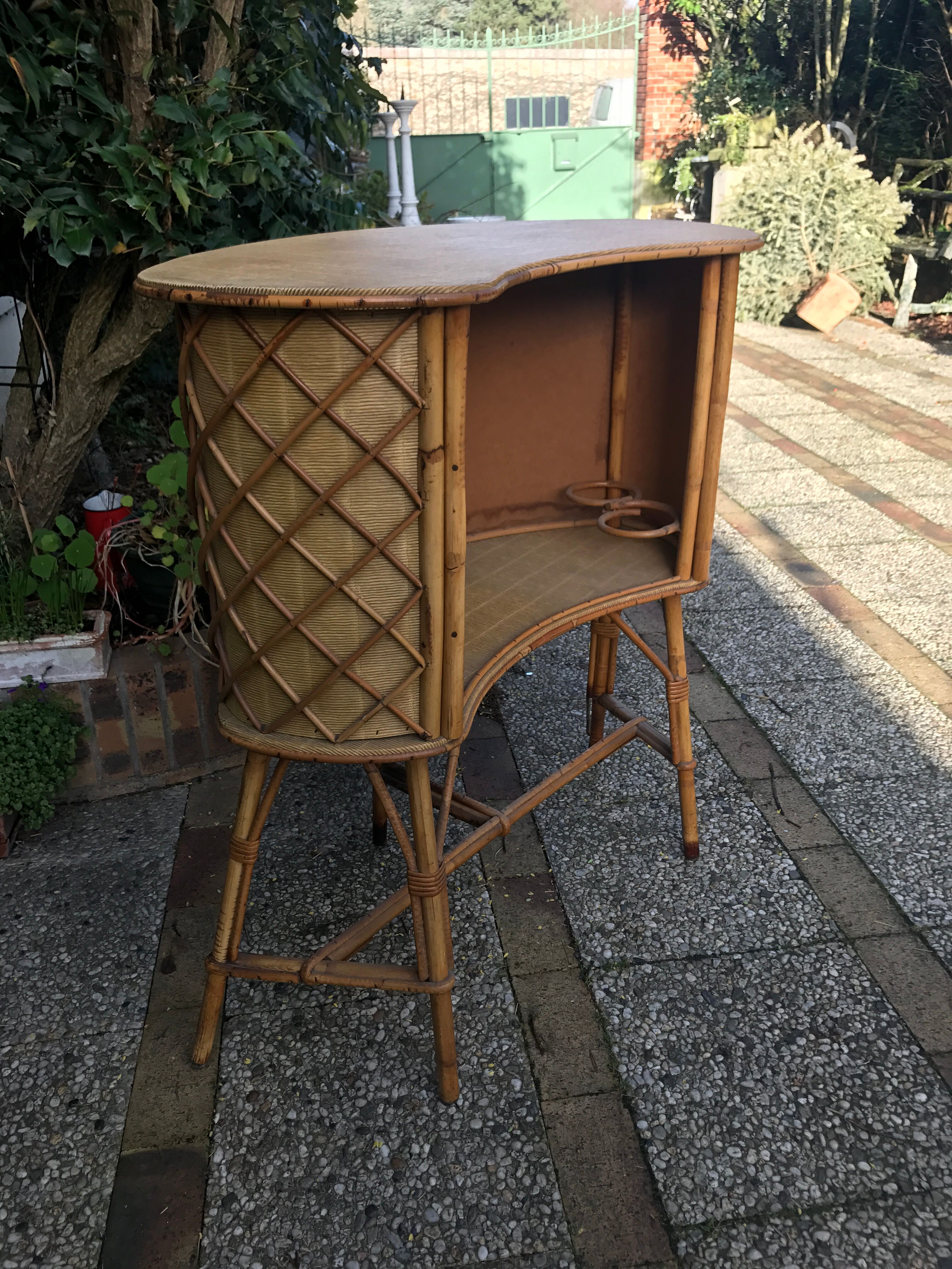 Vintage rattan bar