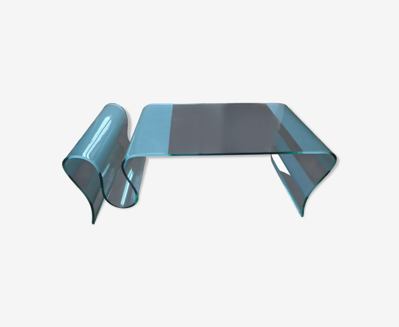 Table basse design en verre trempé et courbé avec porte-revues