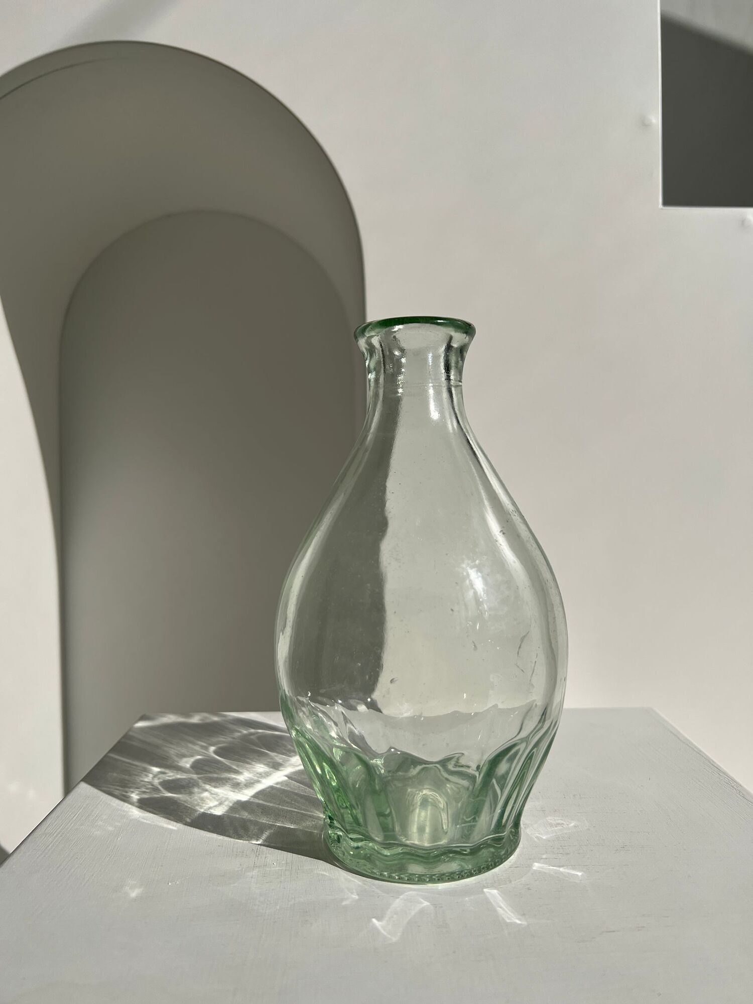 Vintage ovoid glass vase 70cl "Registered model" H:23cm