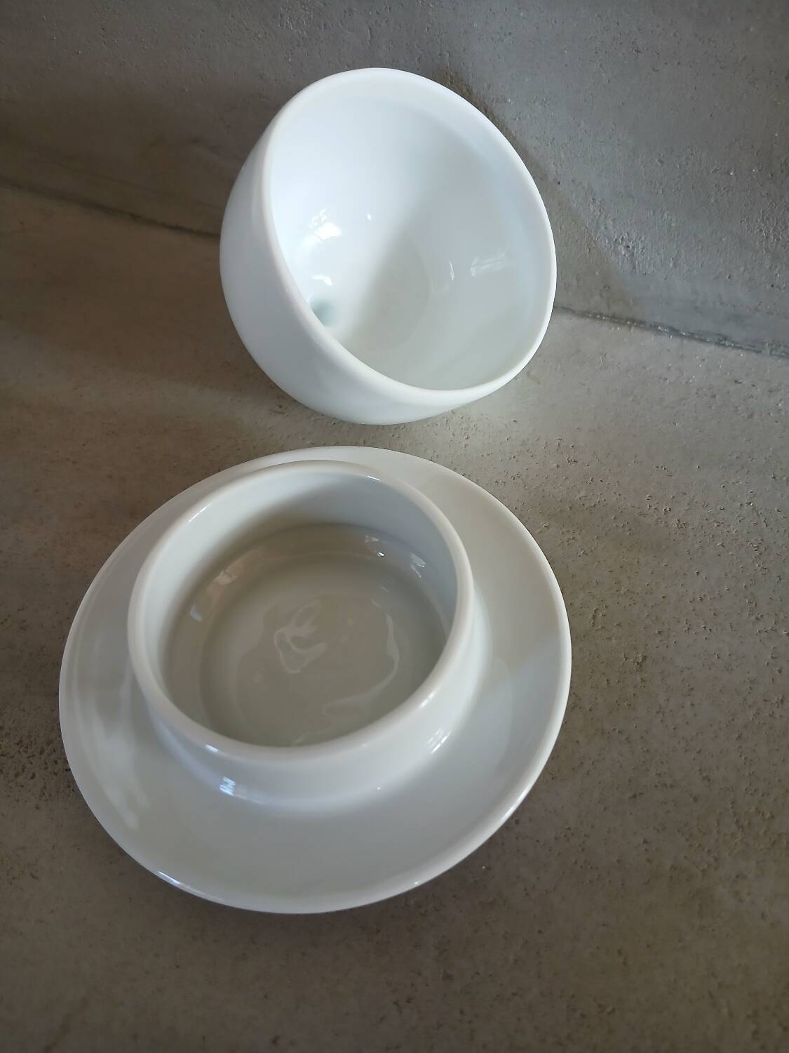 Individual porcelain butter dish