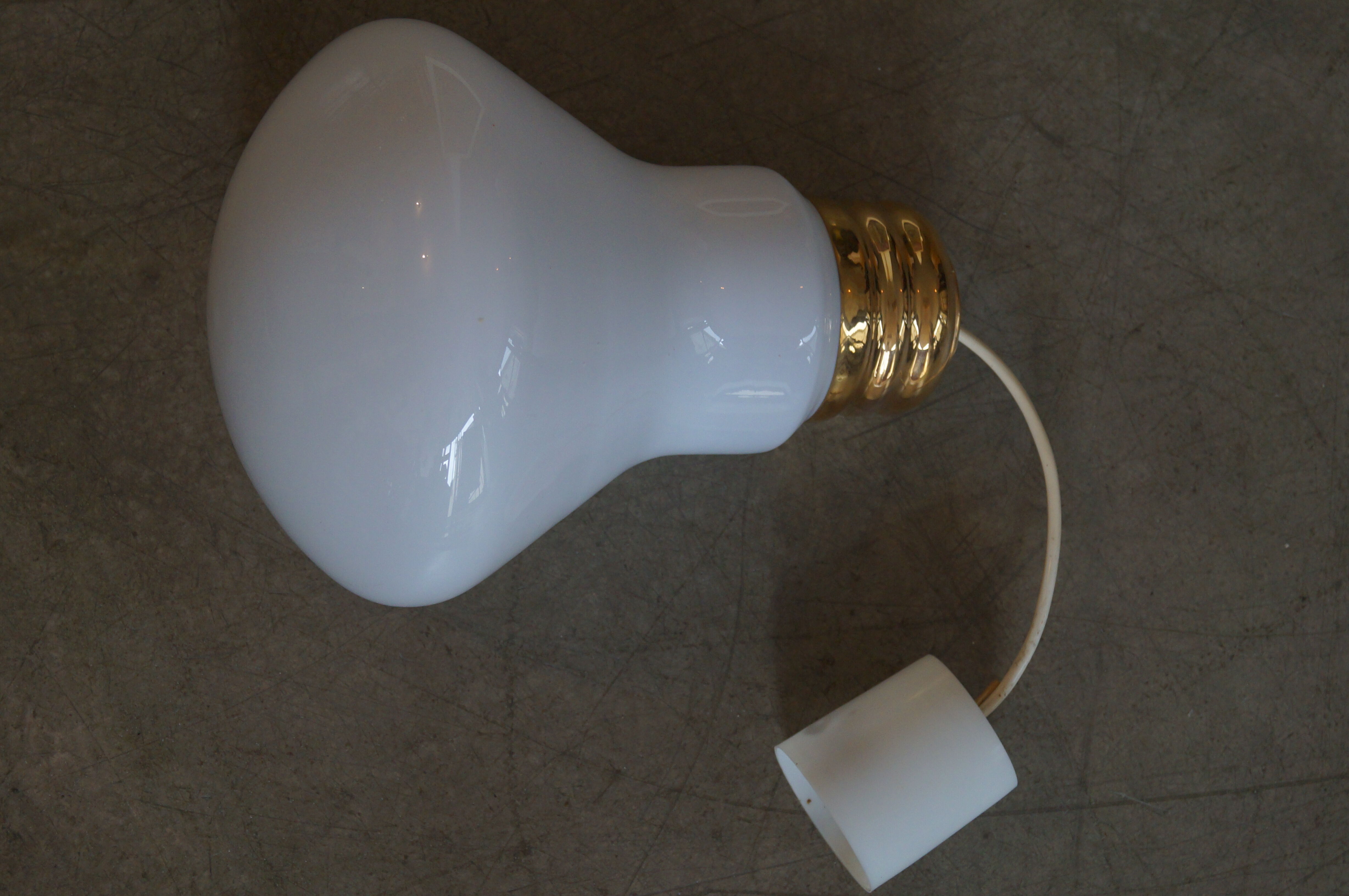 Pendant lamp bulb, 1970
