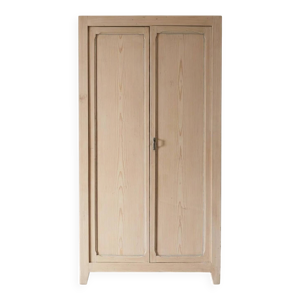 Armoire parisienne