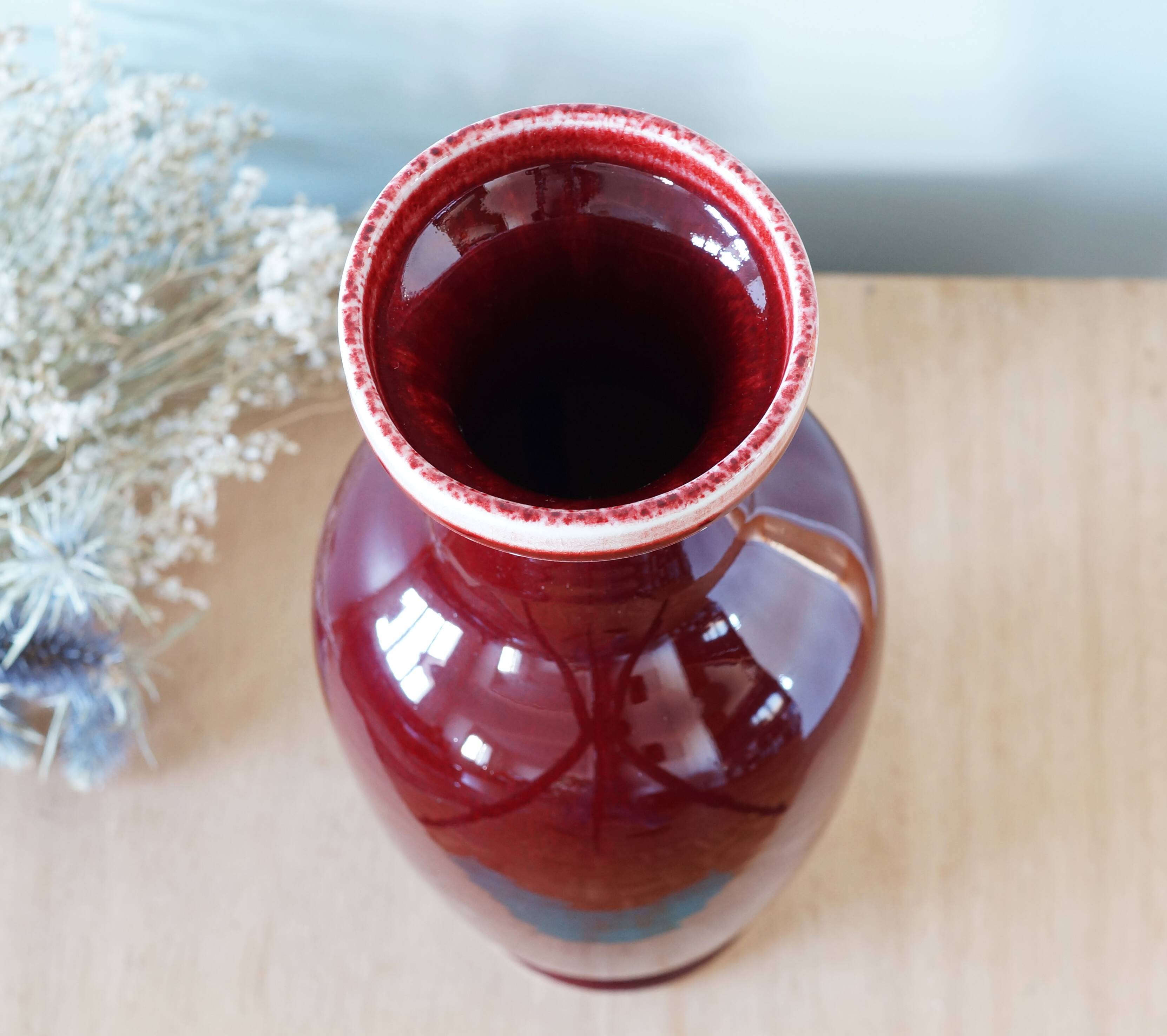 Grand vase couleur grenat en céramique