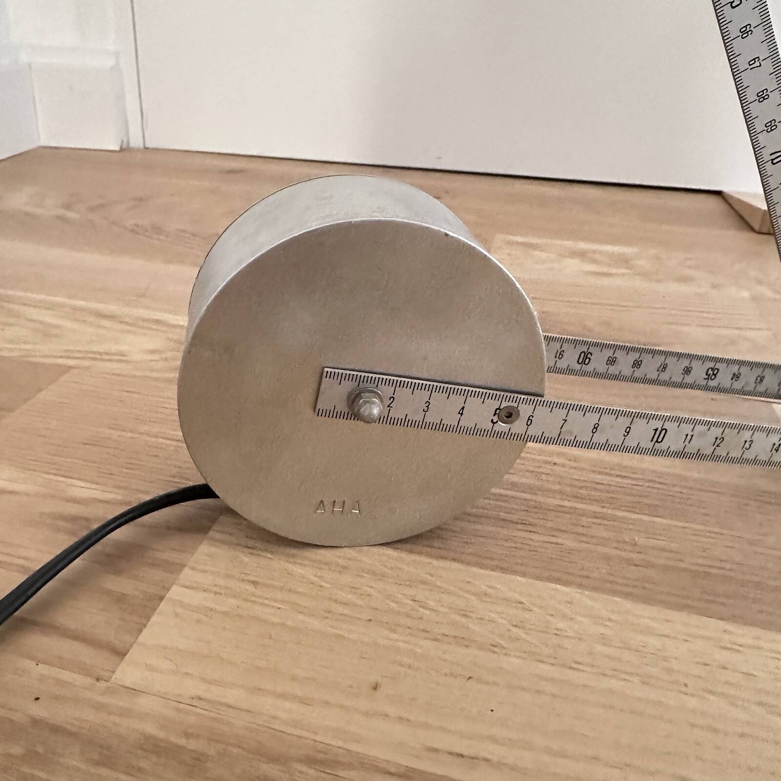 Aha desk lamp by DEMETER