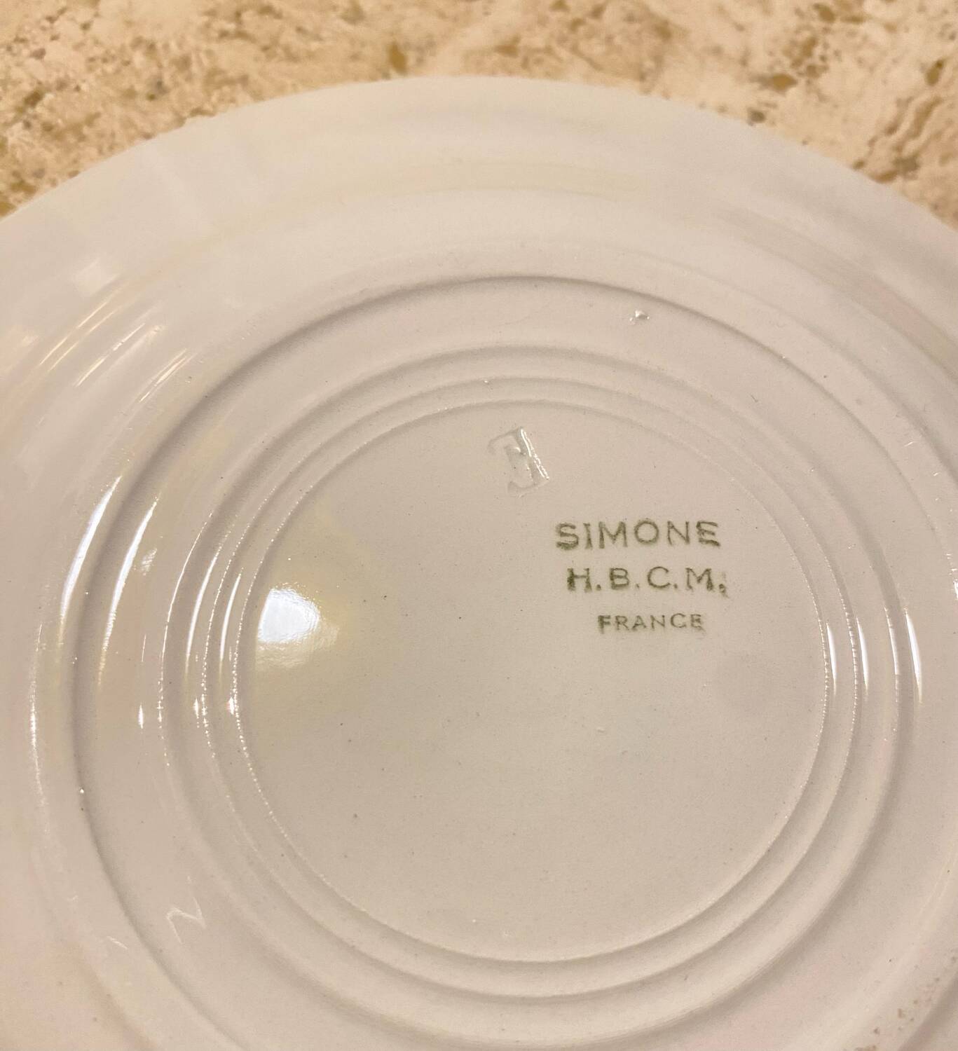 Lot de 8 jolies assiettes à dessert modèle Simone de la maison H.B.C.M