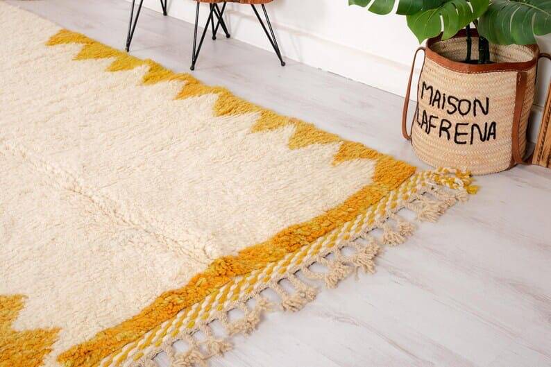 Traditional handmade Beni Ouraine rug, size 150 x 250 cm