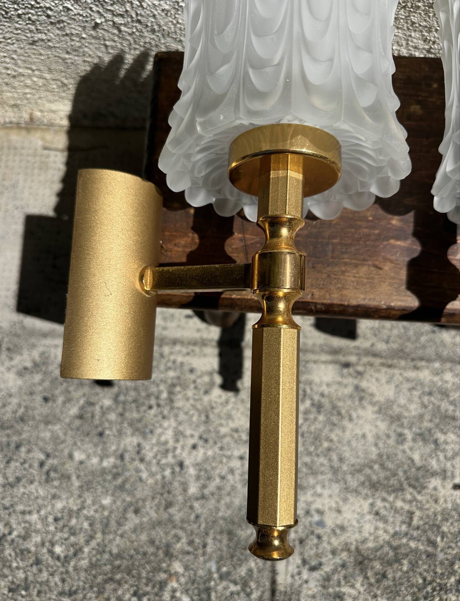 Old pair of wall sconces by Maison Lunel in brass and glass.