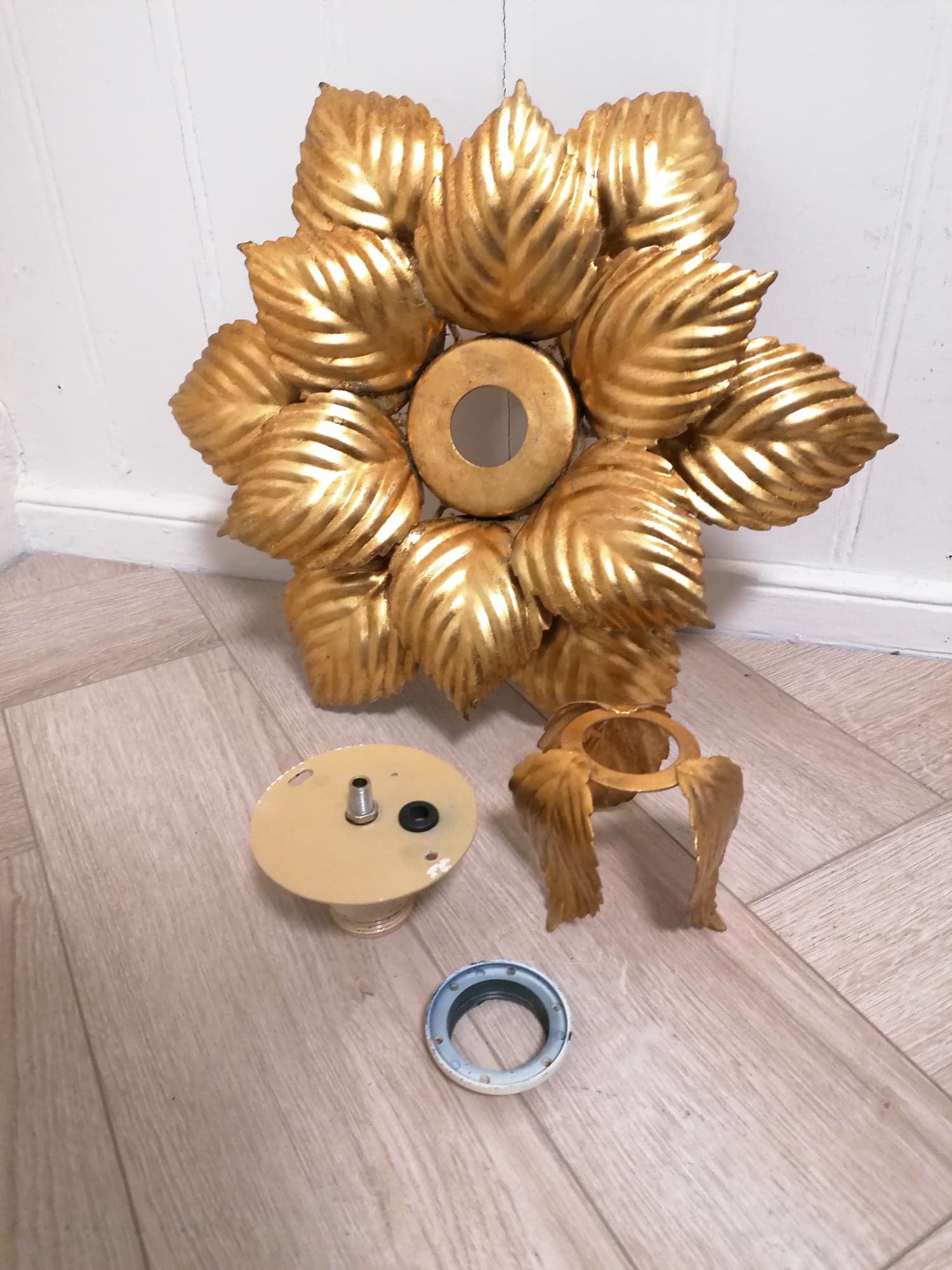 Golden flower ceiling