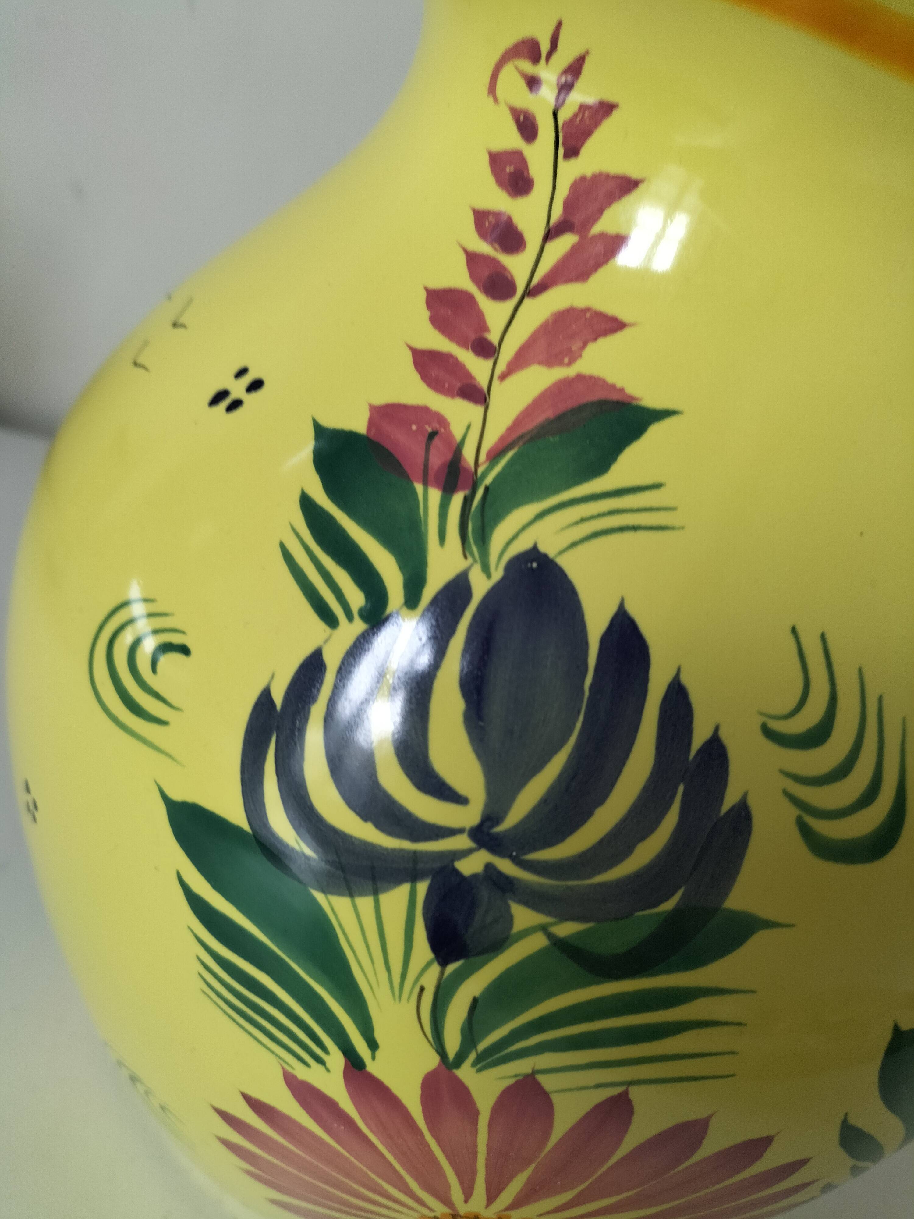Quimper Henriot Vase – Rare mixed decoration (D.301 + monochrome) on a yellow background