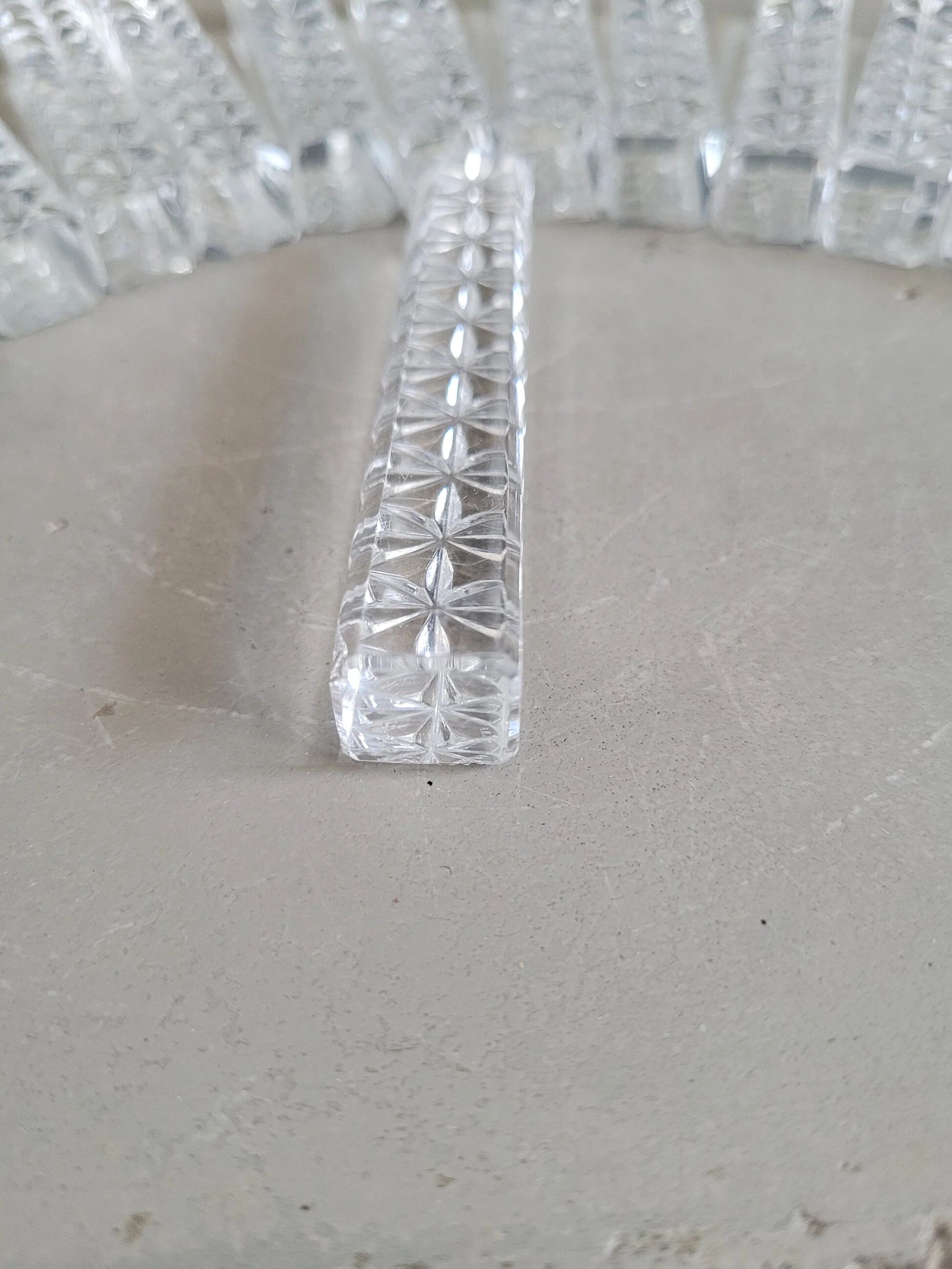 12 faceted glass knife rests