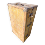 Cabin trunk 1900