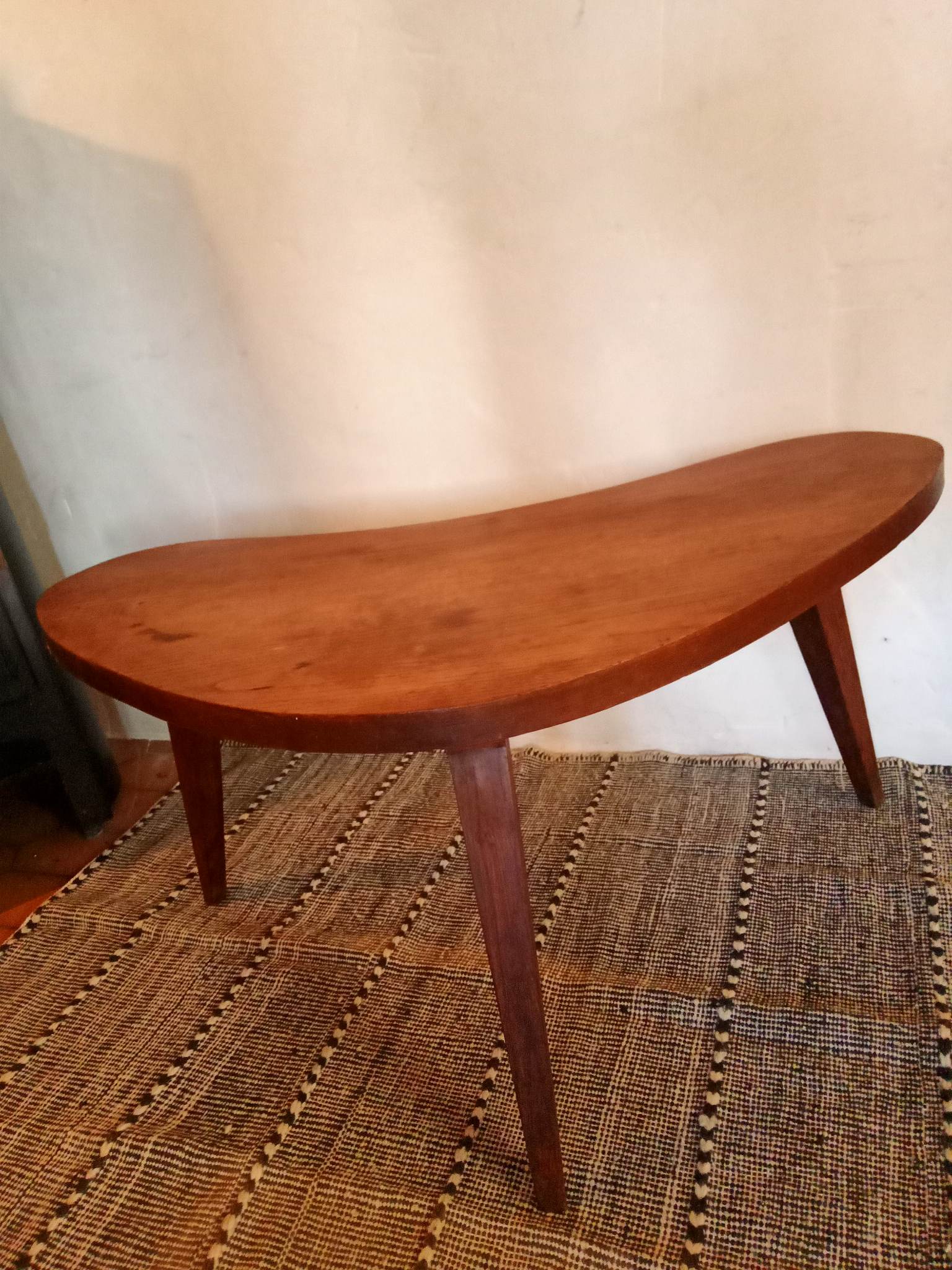 Tripod bean coffee table