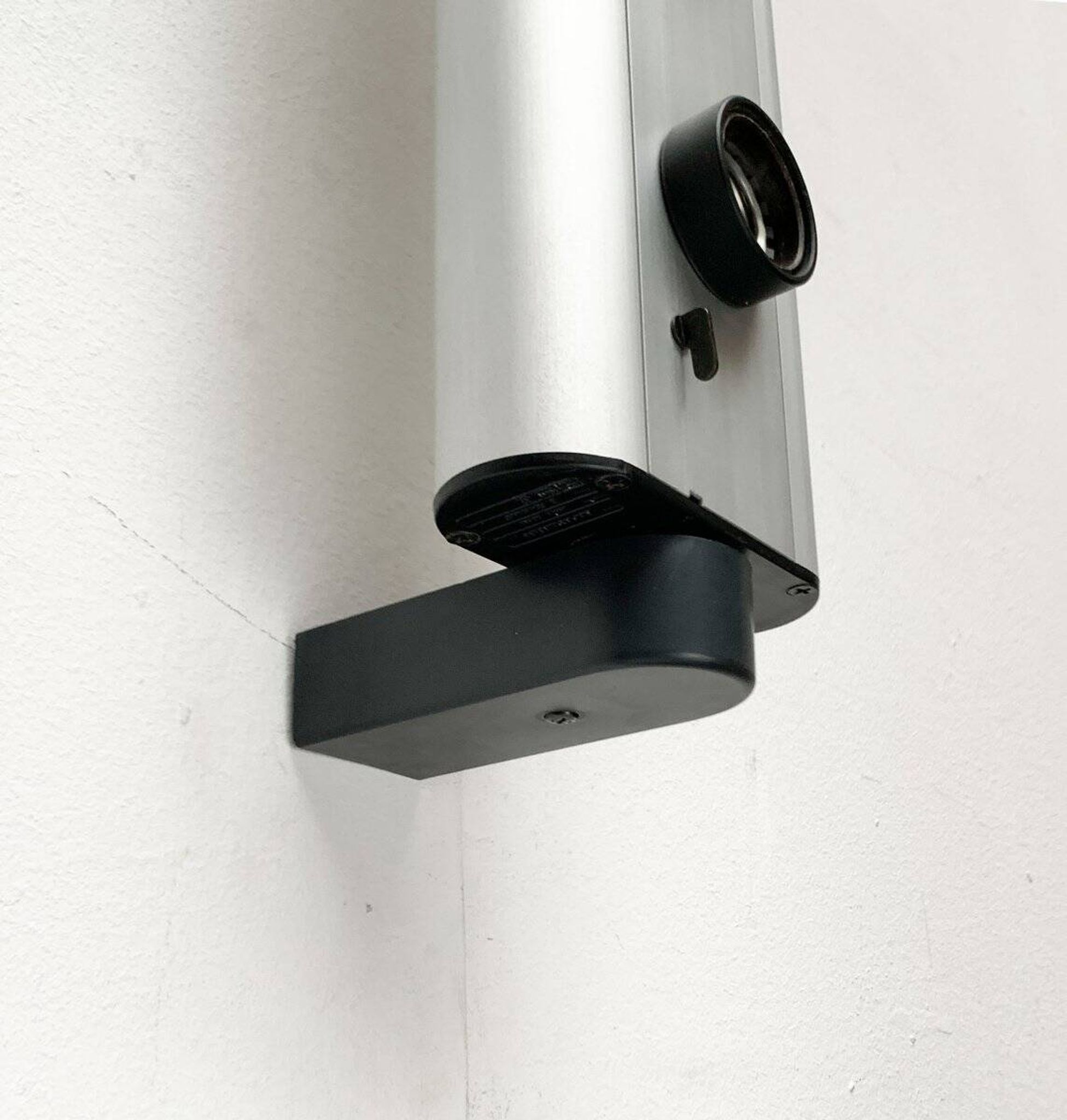 Postmodern Italian wall lamp Aton Barra by Ernesto Gismondi for Artemide, 1980s.