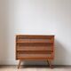 Commode vintage avec rotin