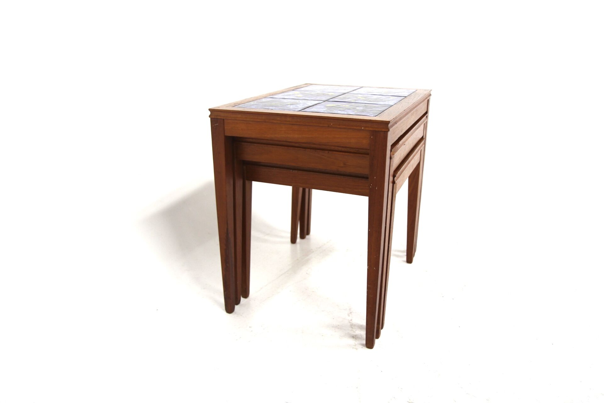 Set of 3 nesting tables in rosewood and ceramics, Sweden, 1960
