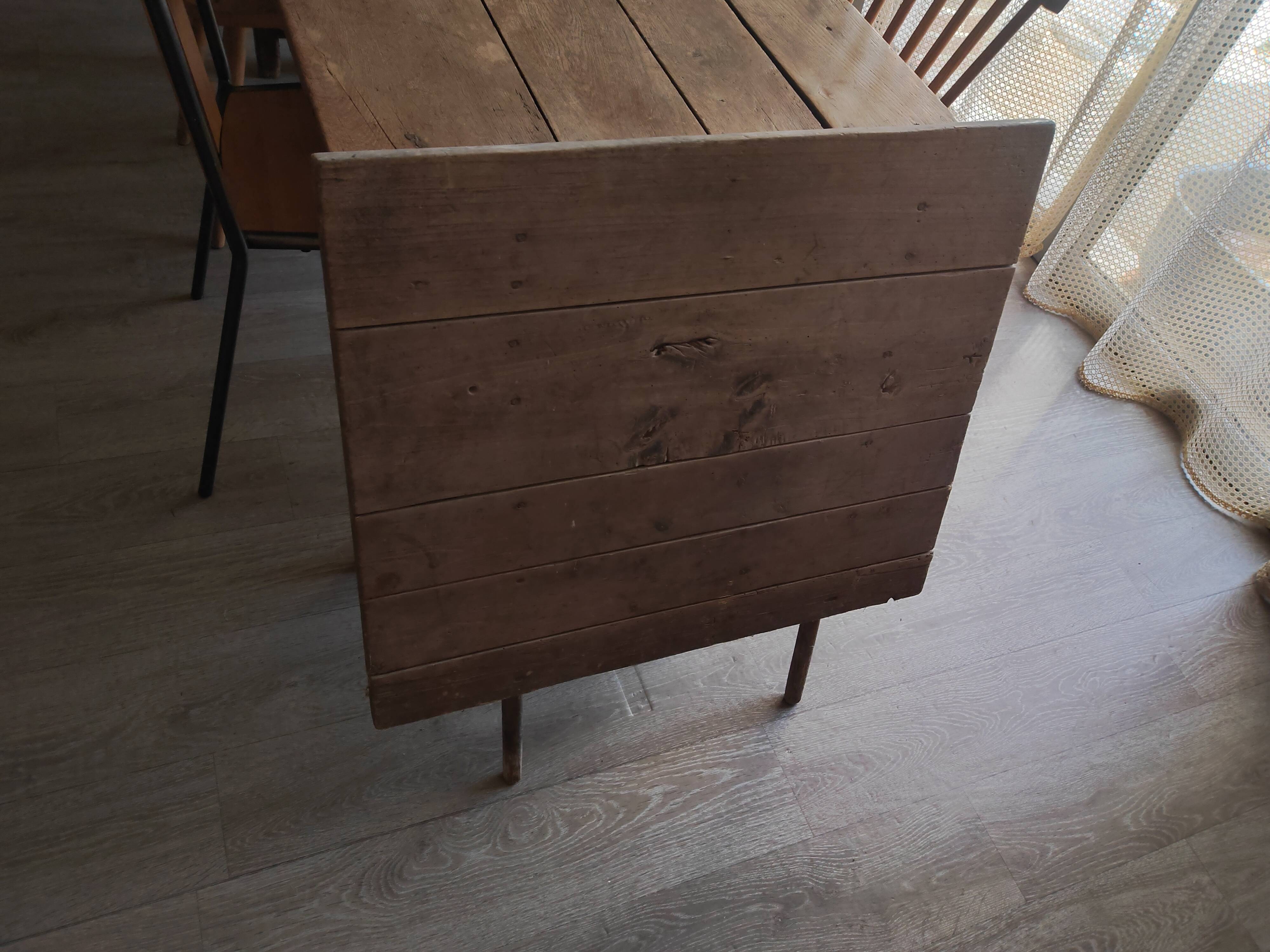 Farm table