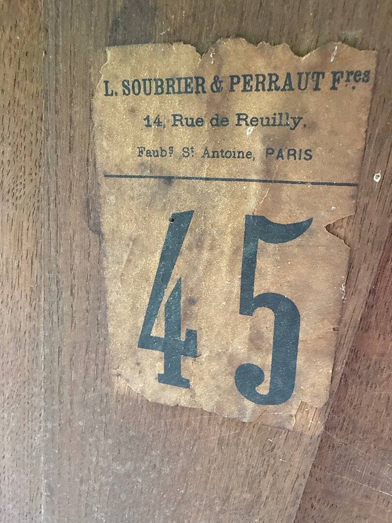 Commode de toilette ancienne en bois L. Soubrier
