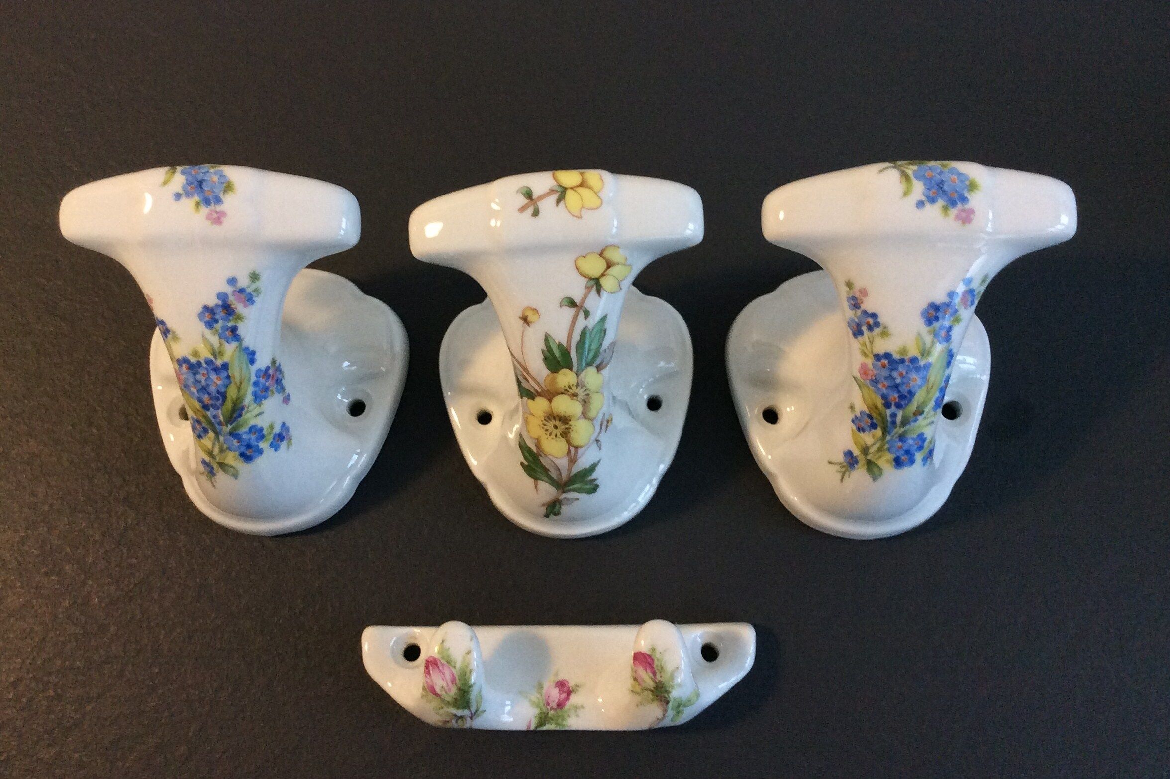 set de 4 patères en porcelaine Manufacture de Couleuvre