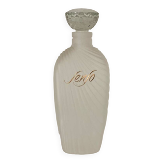 Perfume bottle