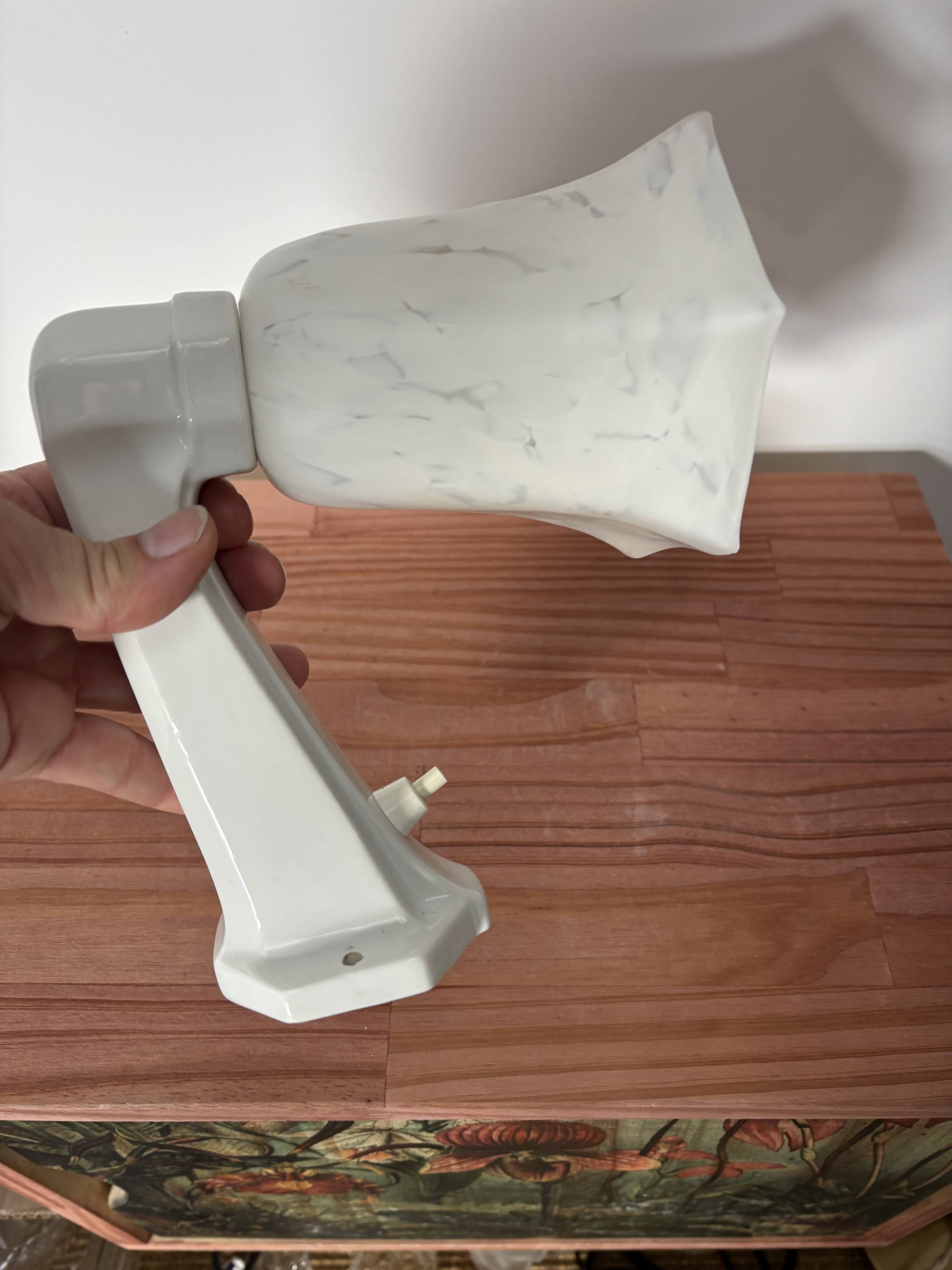 White porcelain wall lamp