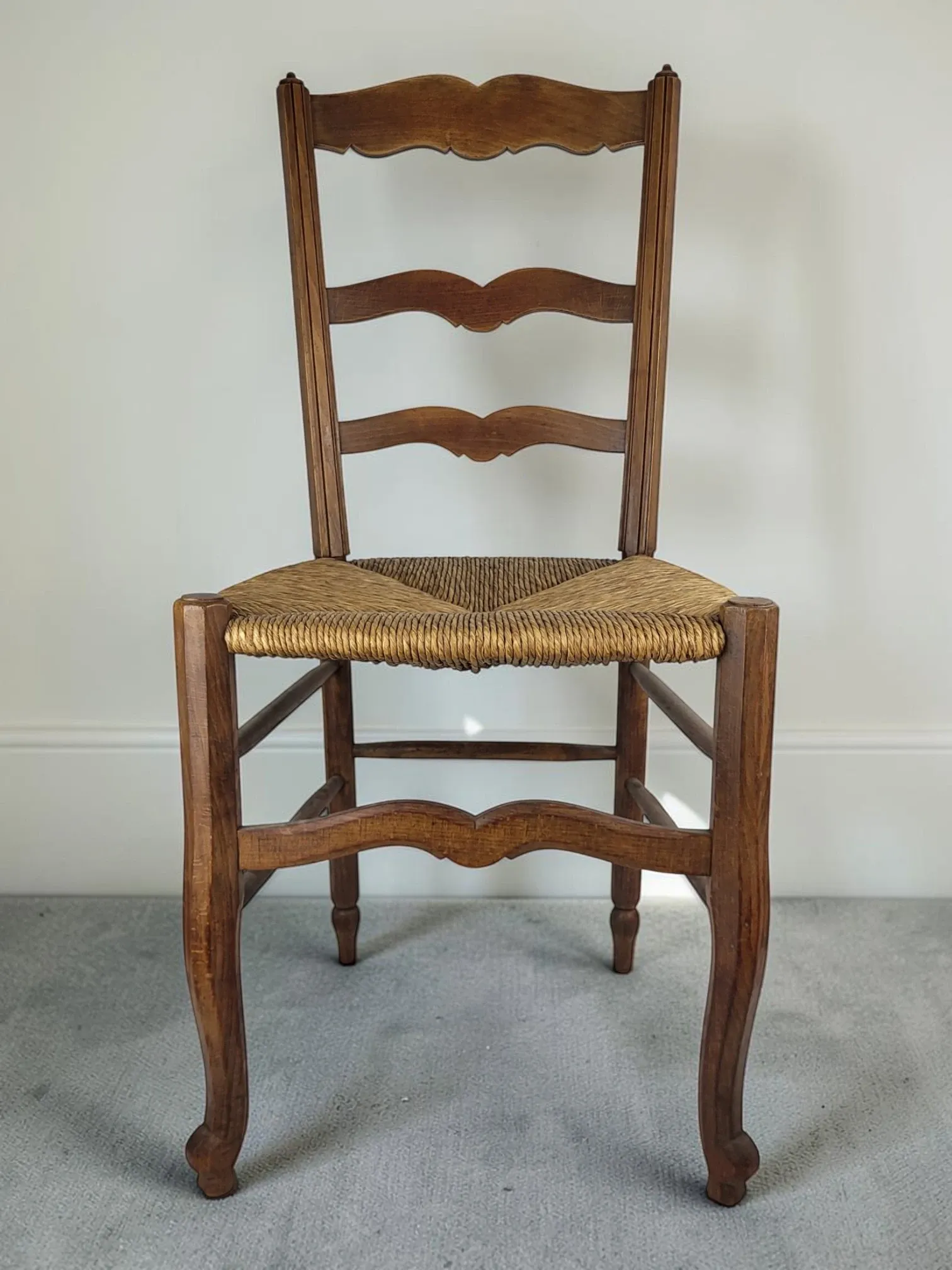 Rush seat chair in Country style / Provincial Louis XV