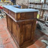 Coffee counter with zinc tray