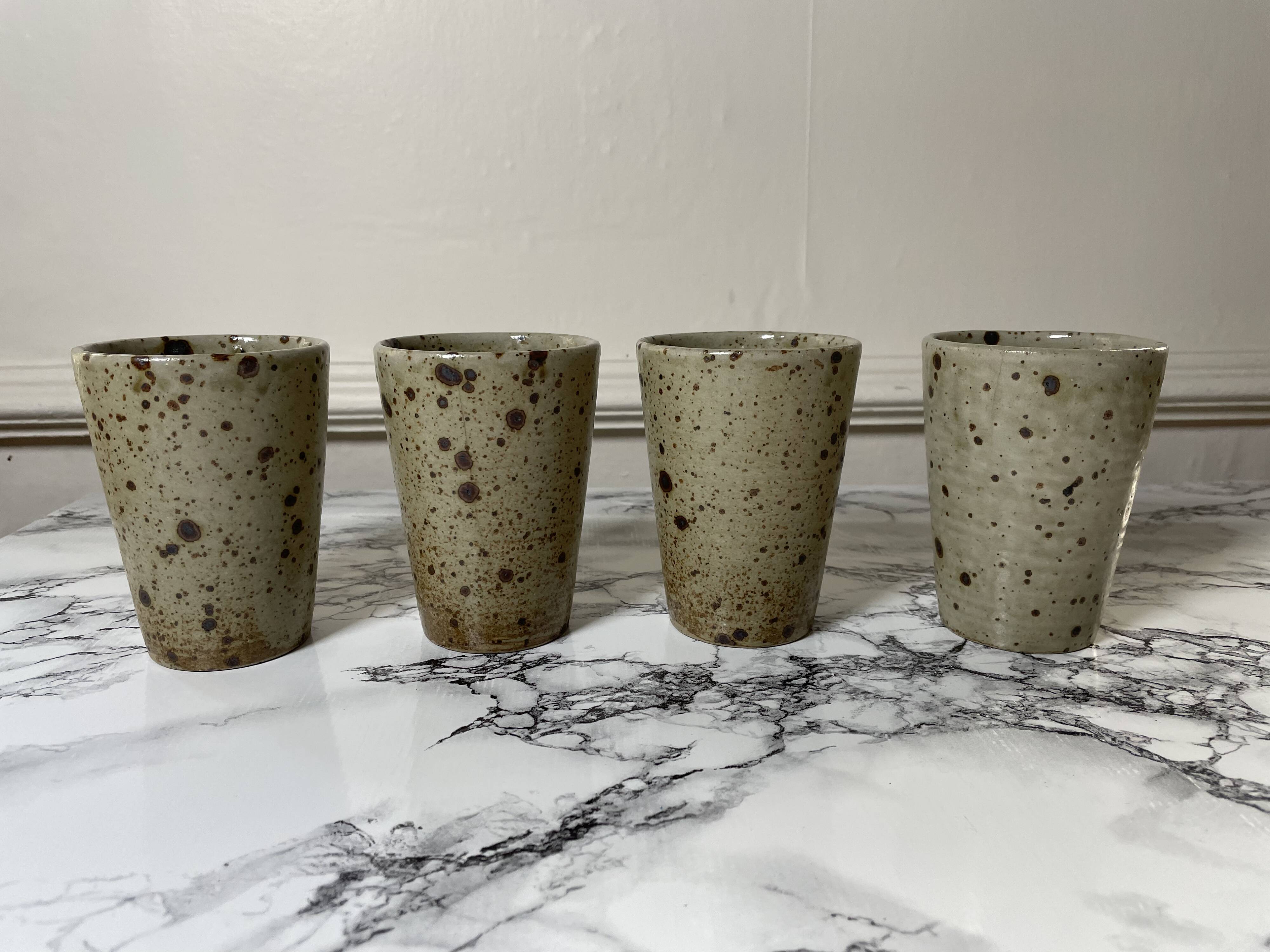 Beige pyrite stoneware mugs