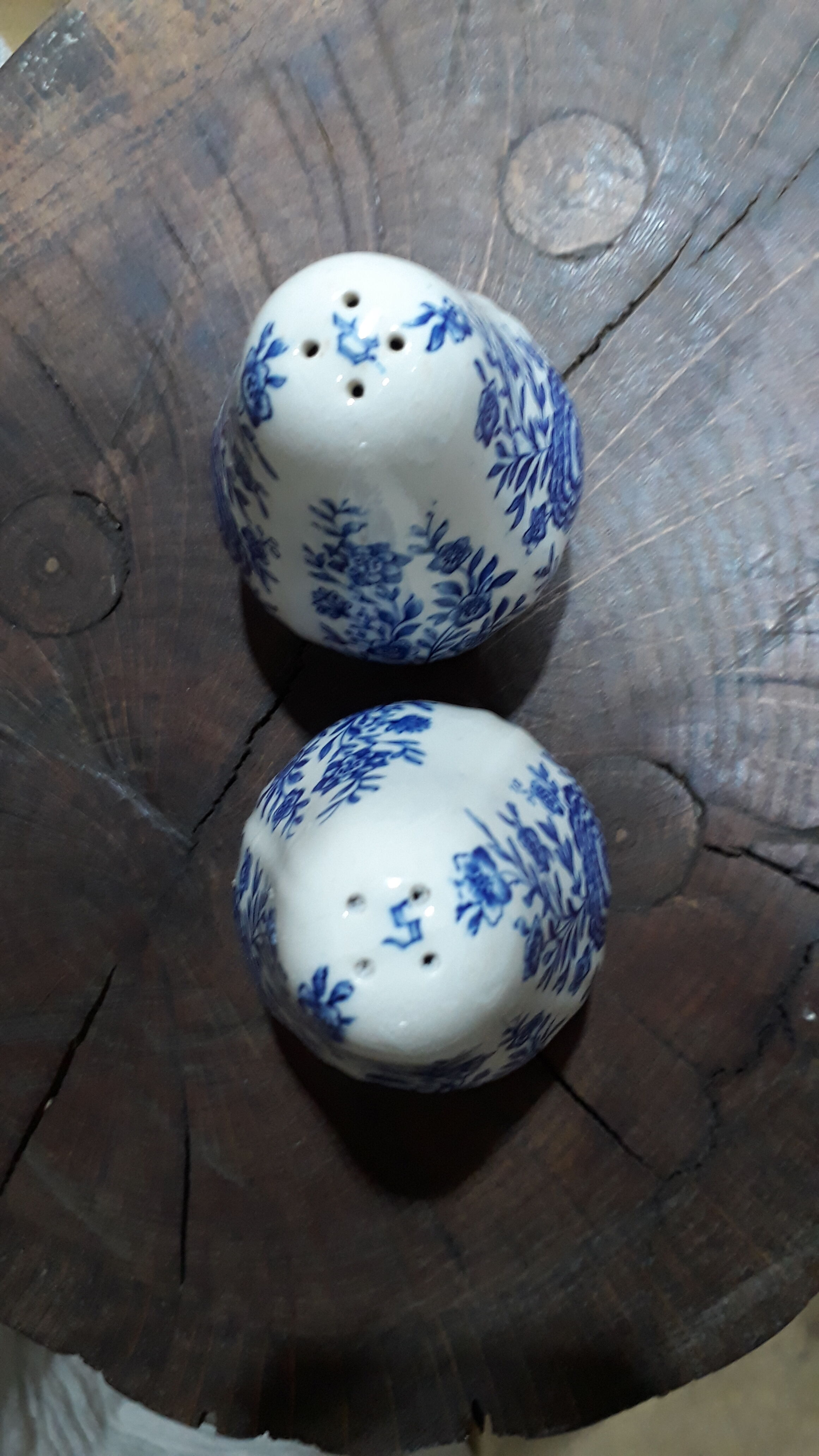 Duo salt and pepper shaker in porcelain villeroy and boch burgenland