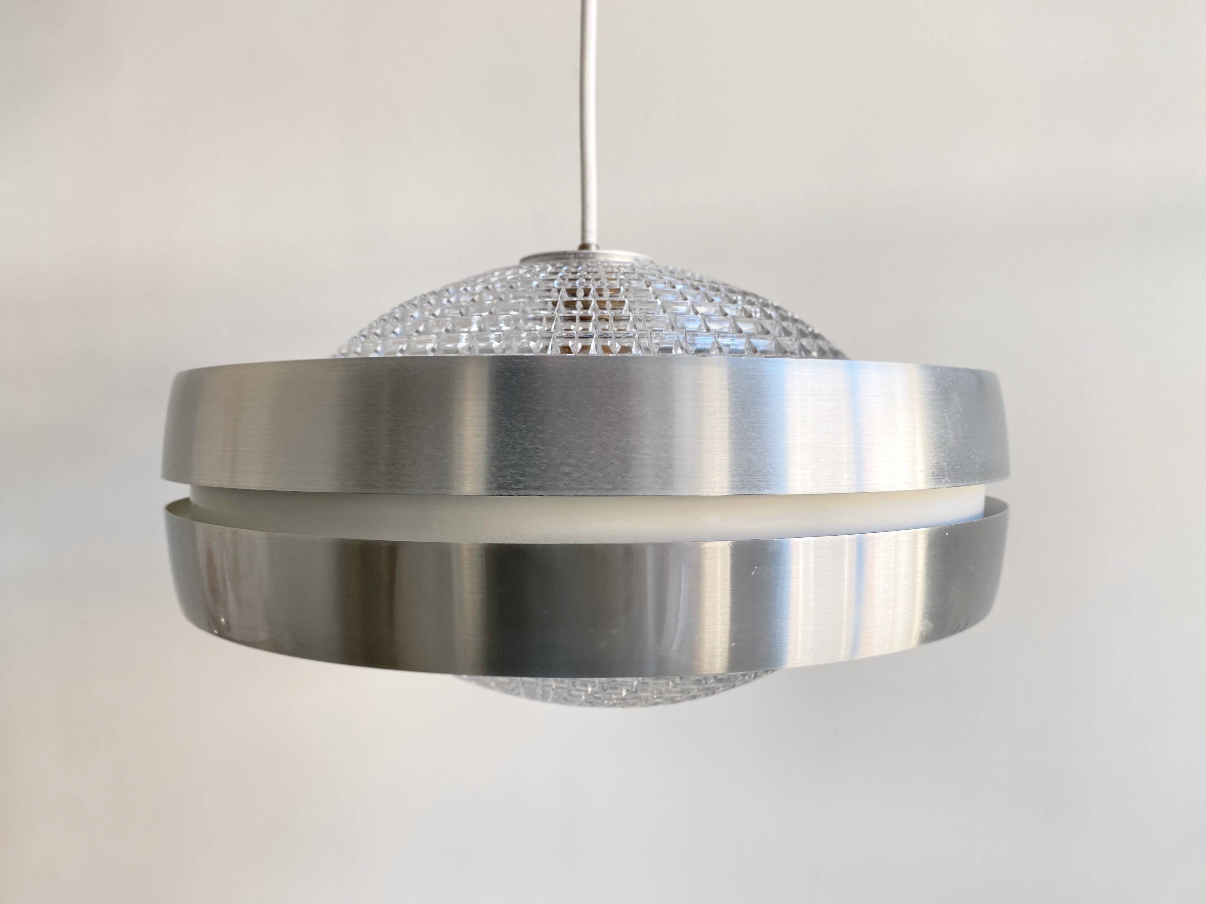 Vintage RAAK hanging lamp B-1044, aluminium and glass shade