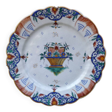 Old Gien earthenware scalloped plate with blue/yellow flower basket motifs