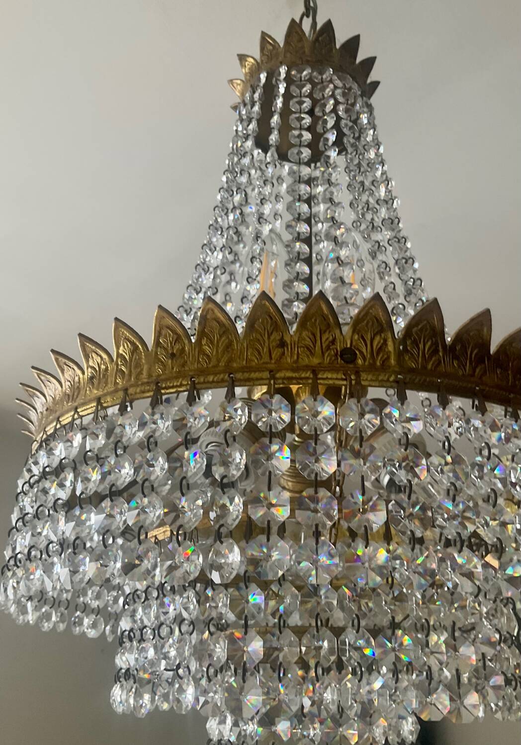 Hot air balloon chandelier in brass and crystal pendants