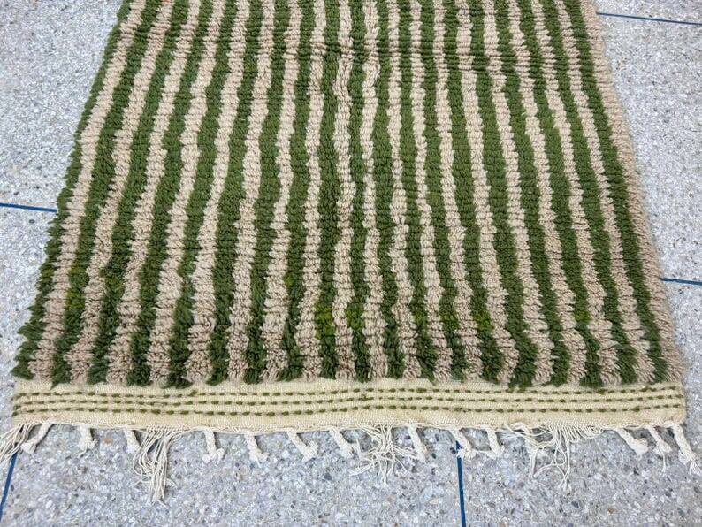 Handmade natural wool rug size 200 x 300 cm