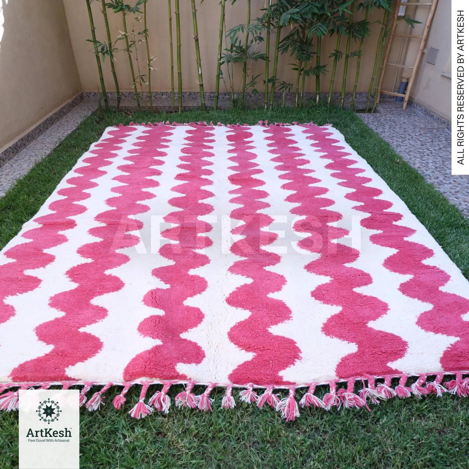 Moroccan handwoven wool rug, 250x150 cm, traditional style.