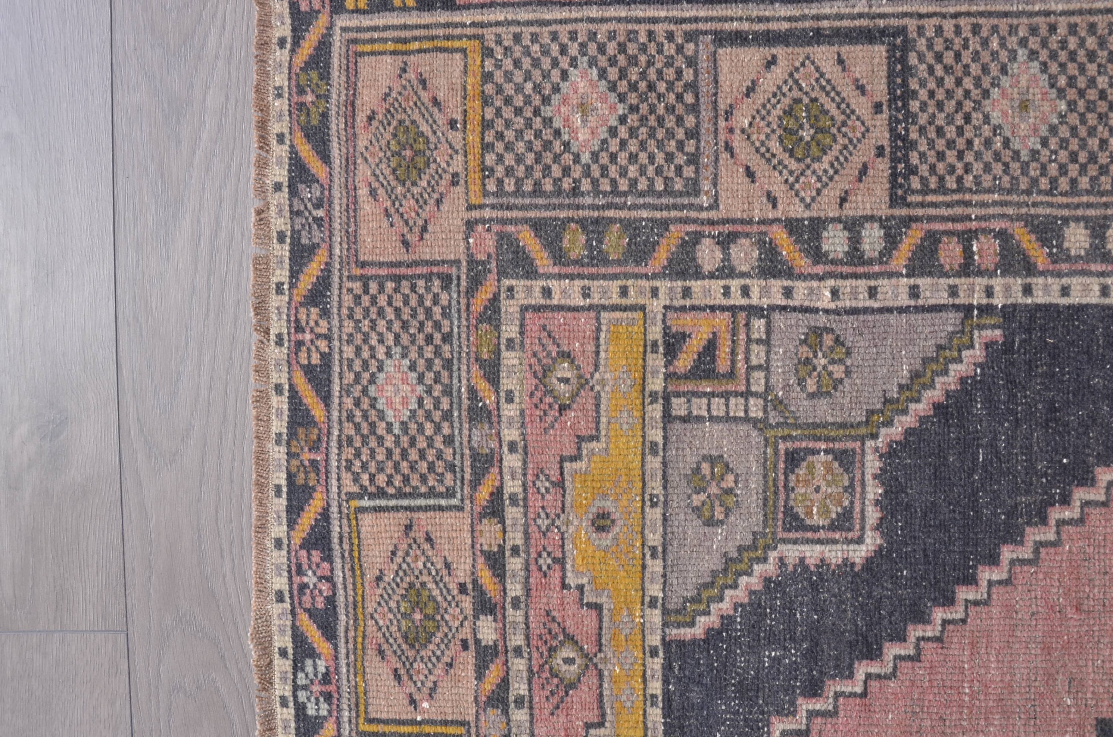 One a Kinf Of Unique Vintage Rug c837