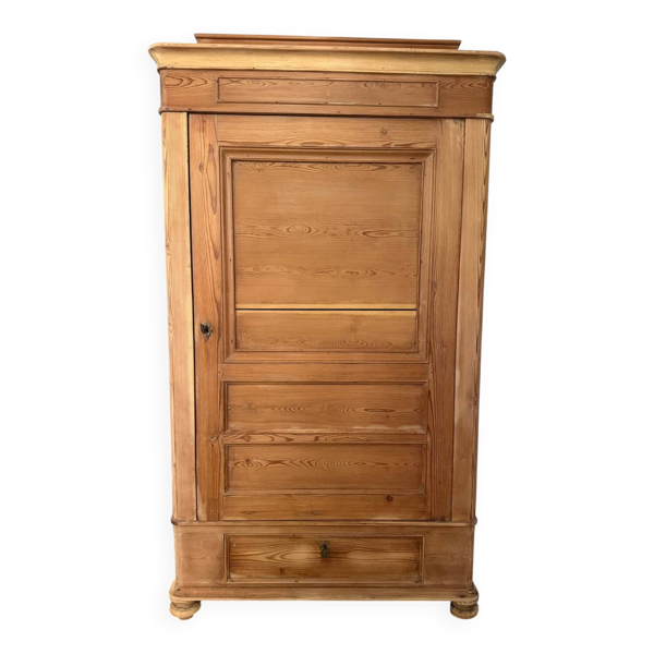 Petite armoire parisienne ''bonnetière — Beyit