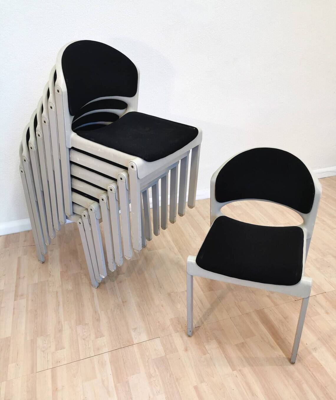 Vintage Aeon Mondial Stackable Chair Dutch Retro Design
