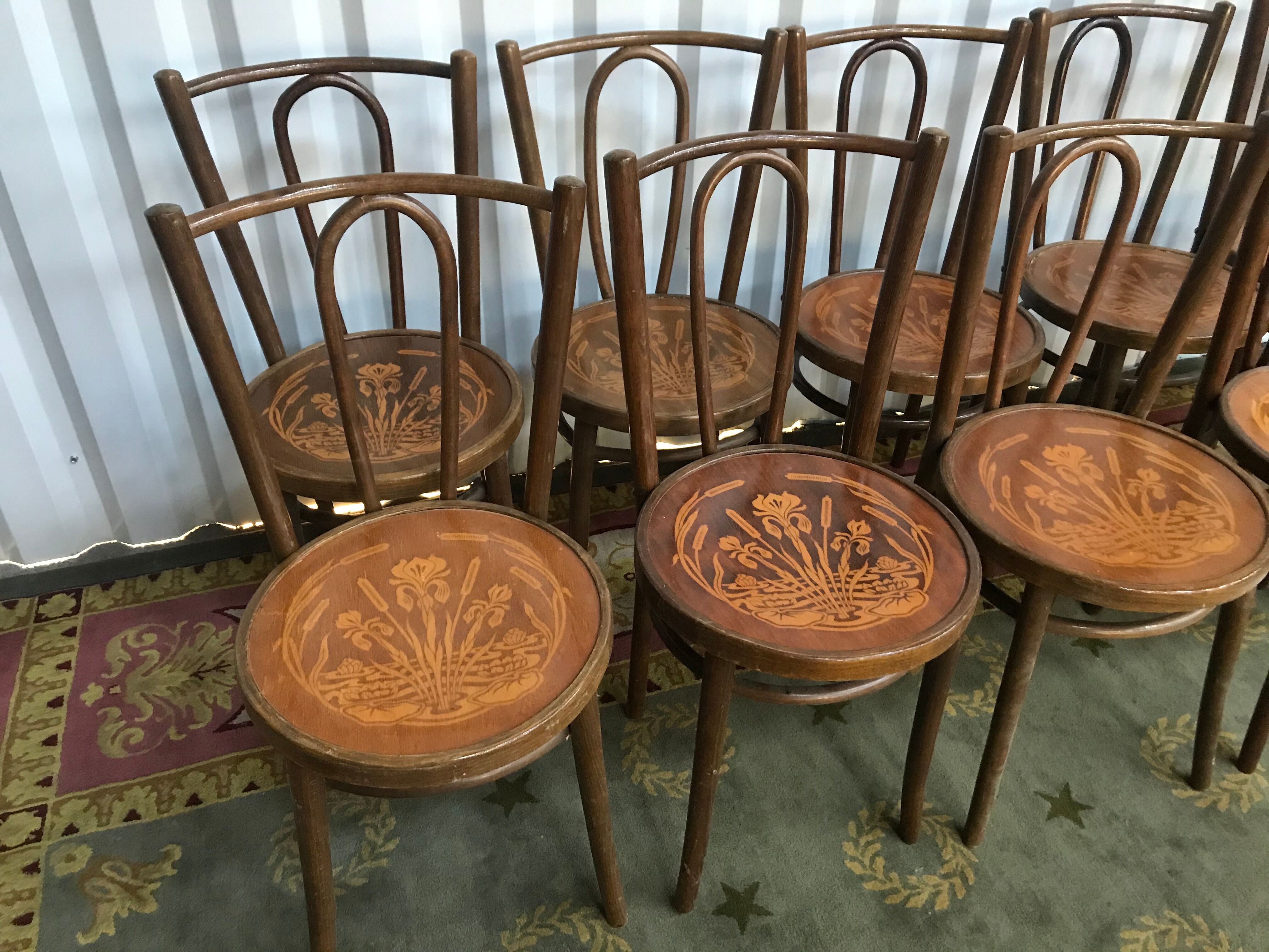 Set de 10 chaises bistrot viennoises