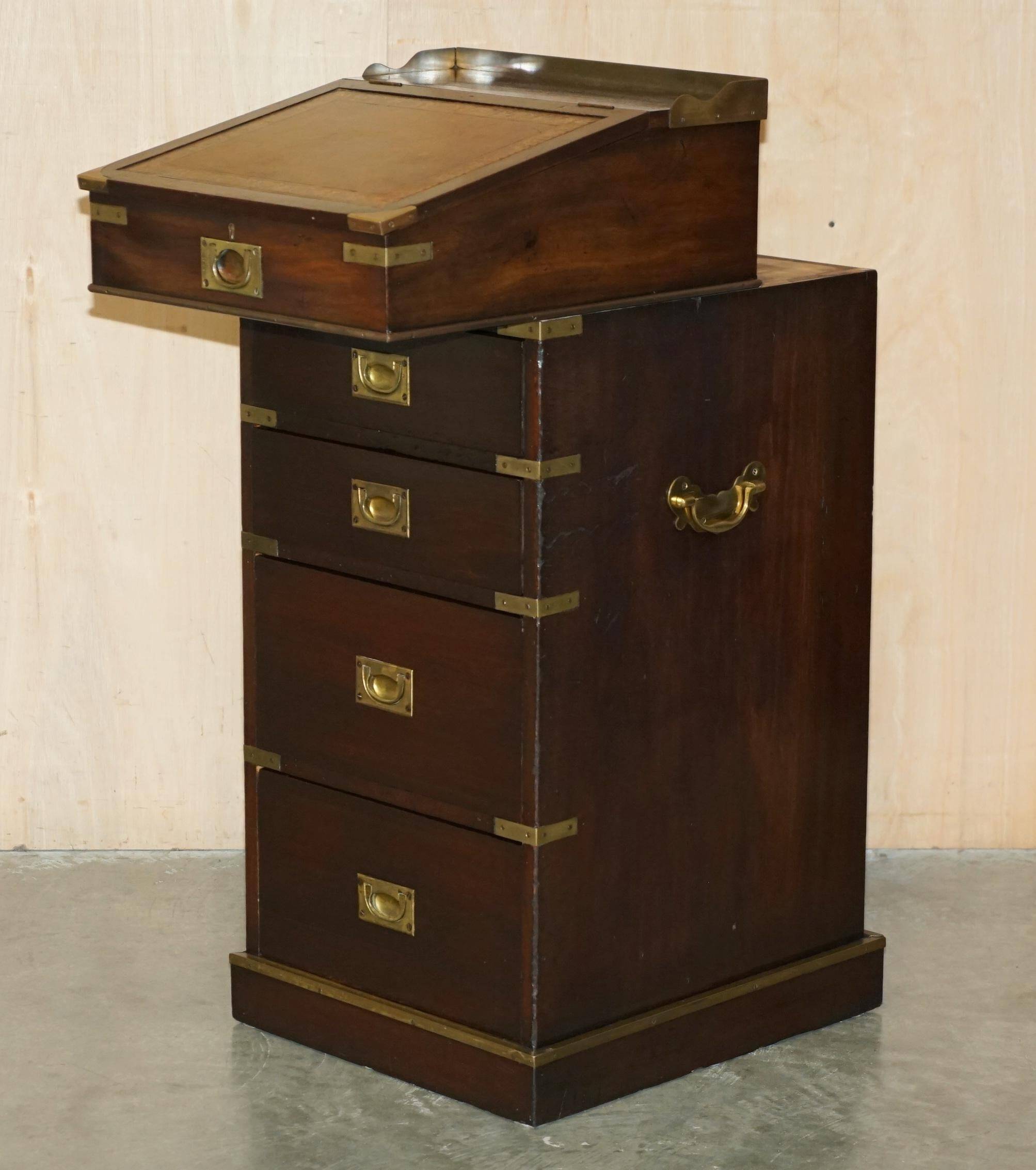 Bureau de campagne Davenport victorien antique en cuir avec galerie en laiton