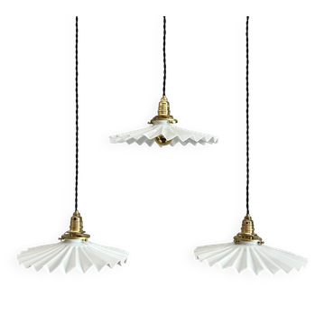 trio de suspensions en opaline crénelée