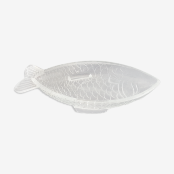 Fish-shaped glass cup