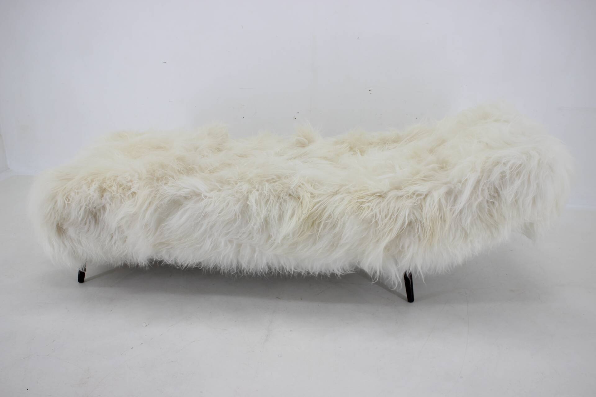 1960s Exclusive Daybed in Sheep Skin