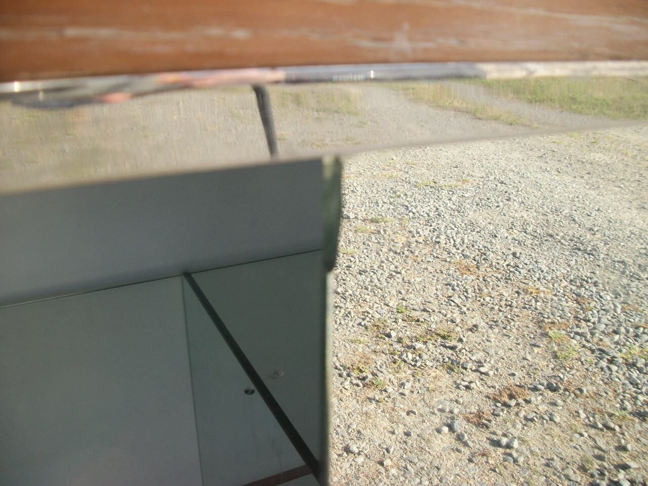 Small vintage buffet of commerce surrounded by mirrors